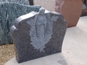 Monument funerar din granit. Model: M-05